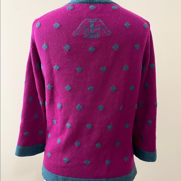 Authentic Chanel vintage cardigan - Picture 2 of 9